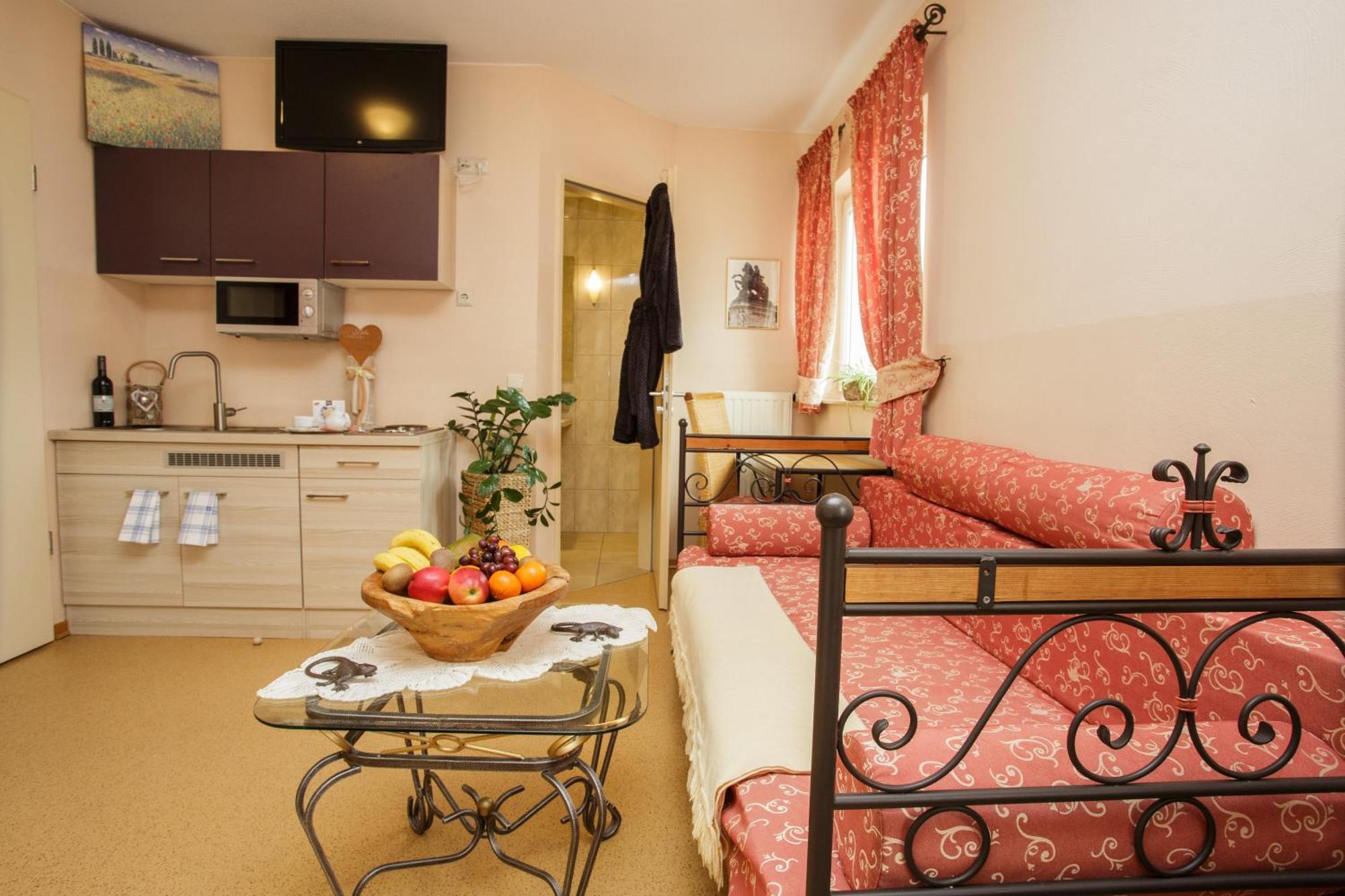 Mediterran Hotel Juwel Karlstein am Main المظهر الخارجي الصورة