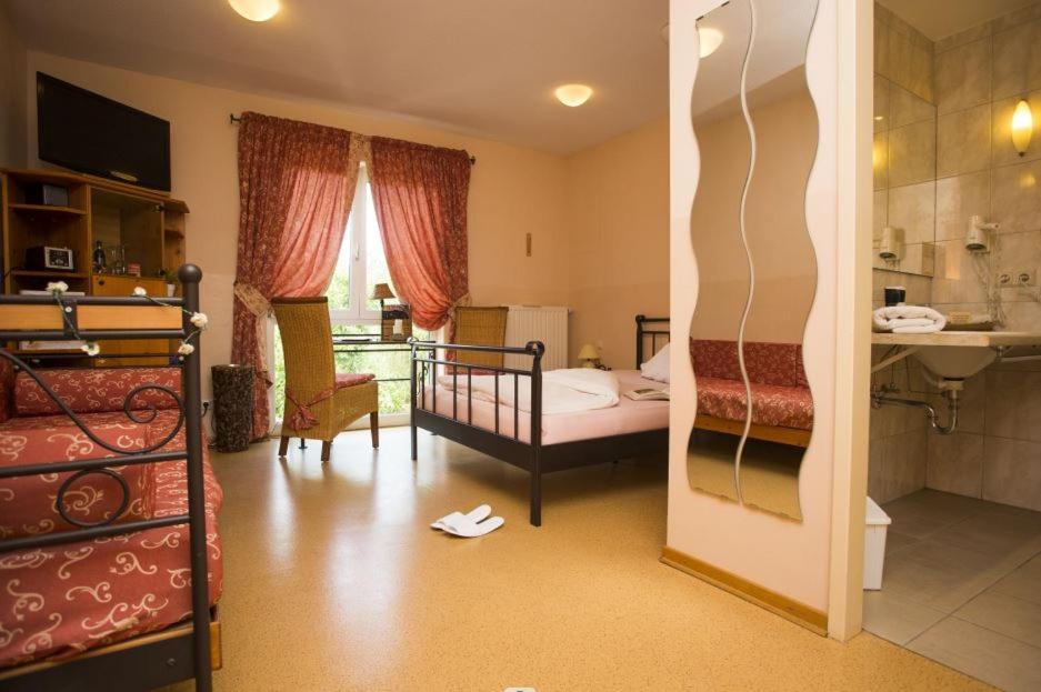 Mediterran Hotel Juwel Karlstein am Main المظهر الخارجي الصورة