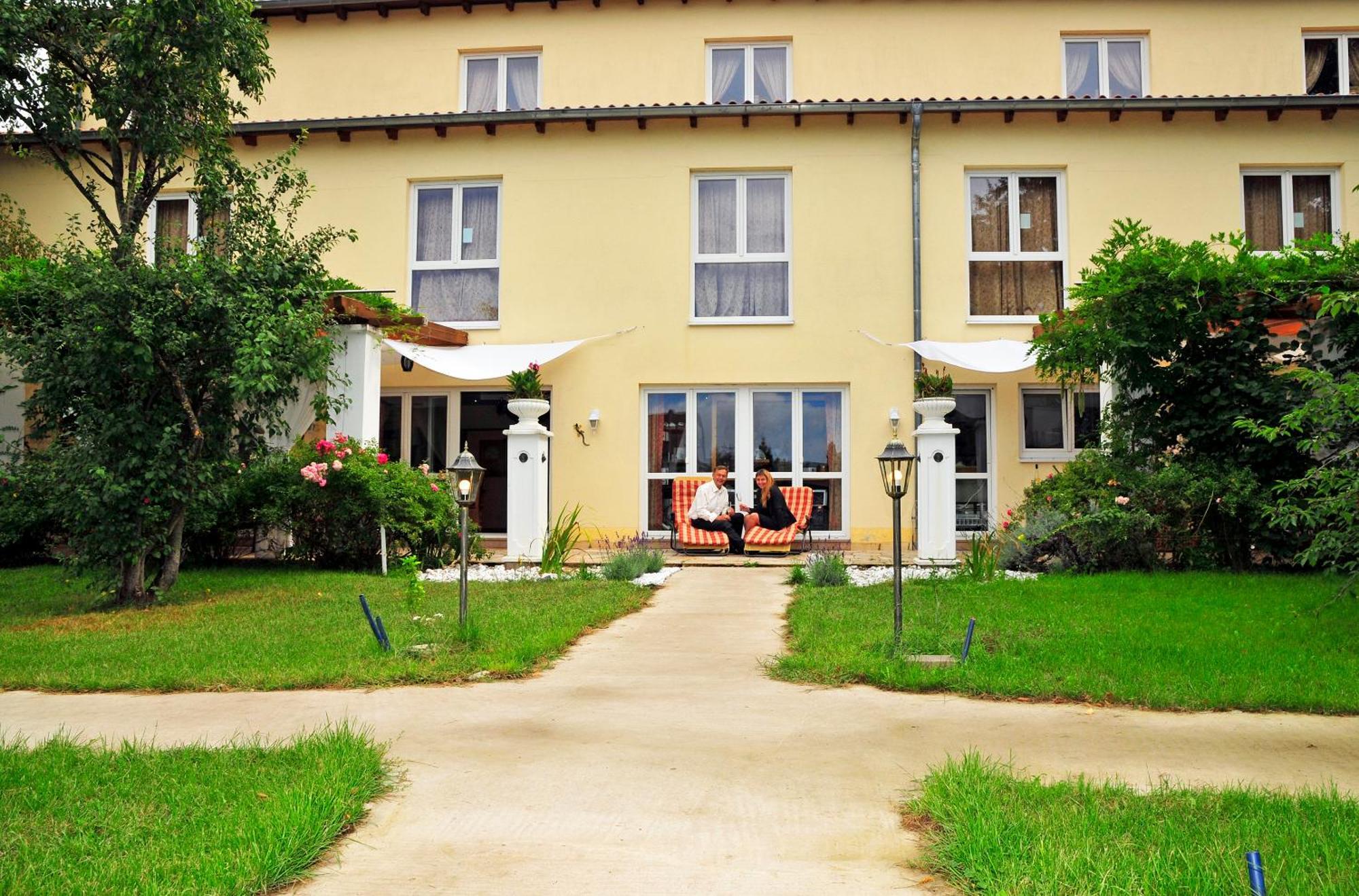 Mediterran Hotel Juwel Karlstein am Main المظهر الخارجي الصورة